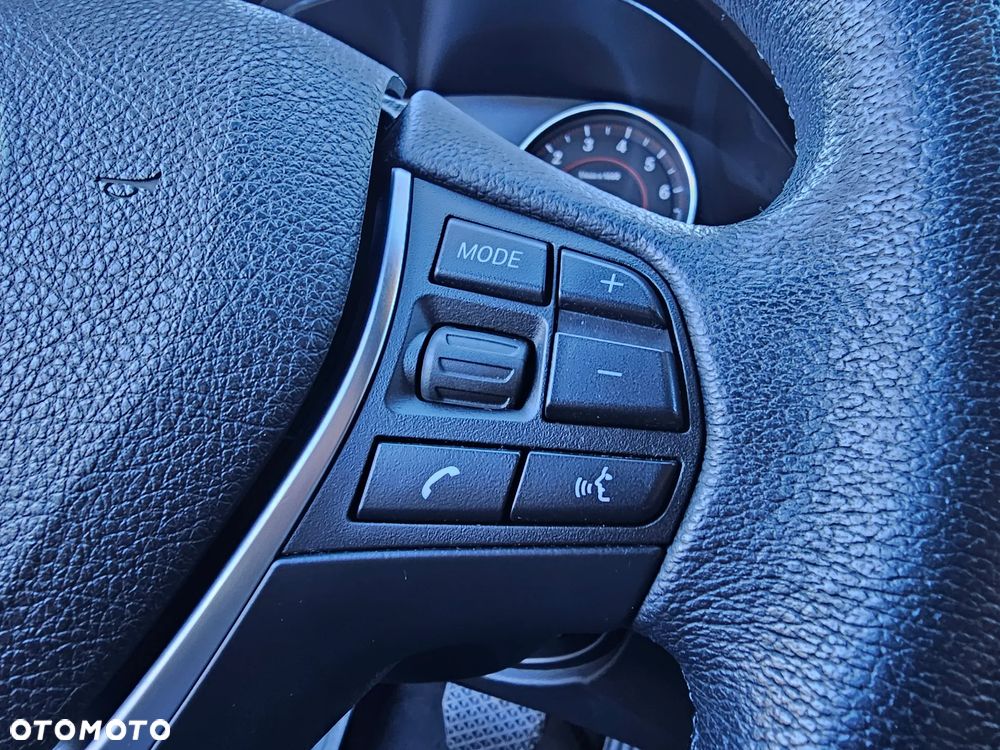 BMW Seria 3 320i xDrive Sport Line - 24