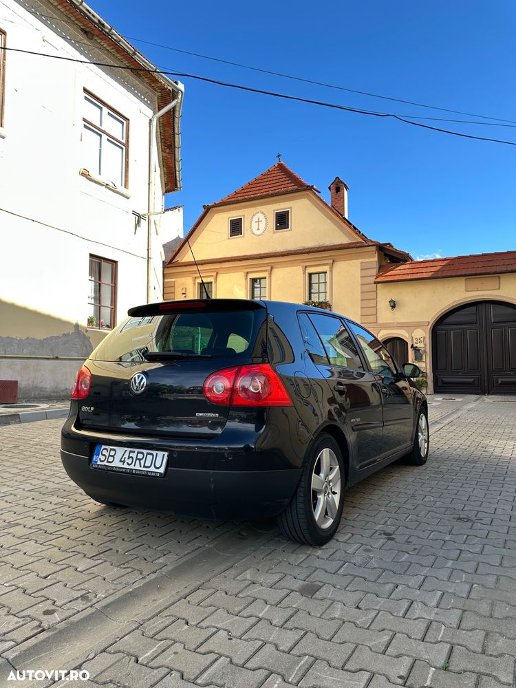 Volkswagen Golf - 5