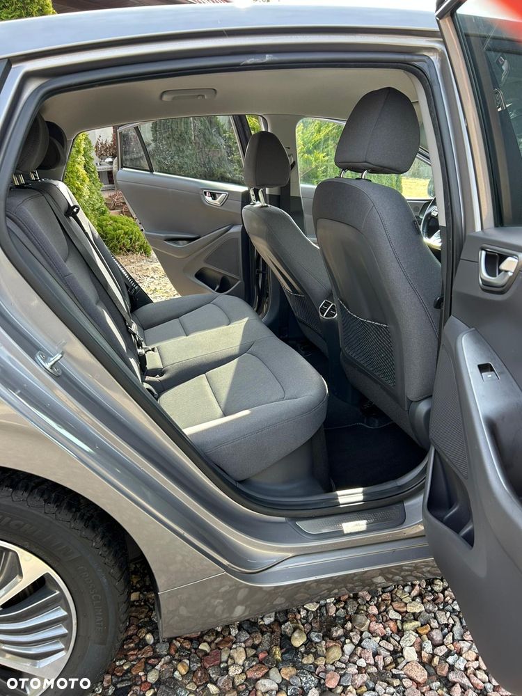 Hyundai IONIQ 1.6 GDI Premium - 19