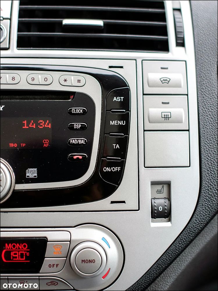 Ford Kuga - 25