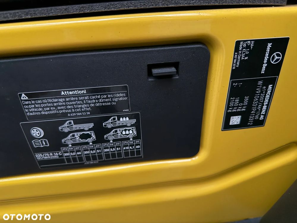 Mercedes-Benz Sprinter - 24