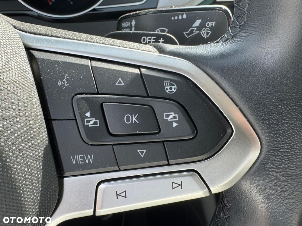 Volkswagen Passat - 12
