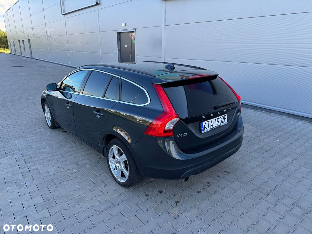 Volvo V60 D3 Momentum - 5