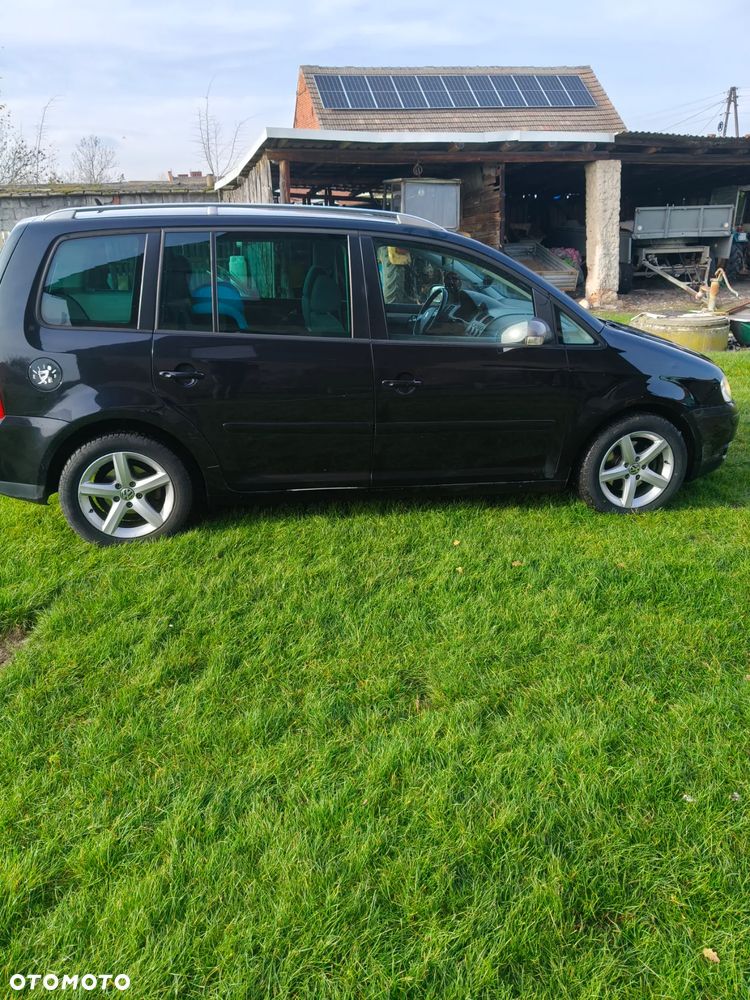 Volkswagen Touran - 5