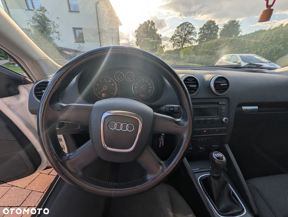 Audi A3 Sportback 1.6 Attraction - 12