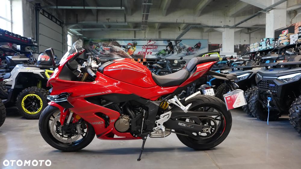 QJMOTOR SRK 800RR - 5
