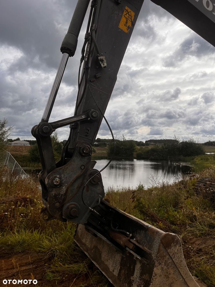 Volvo EC220 DL - 8