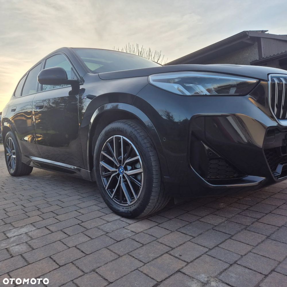 BMW iX1 xDrive30 M Sportpaket - 32