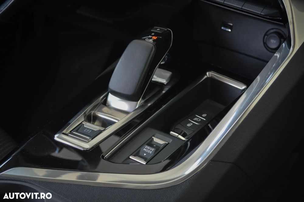 Peugeot 3008 225 e-EAT8 Allure Pack - 37