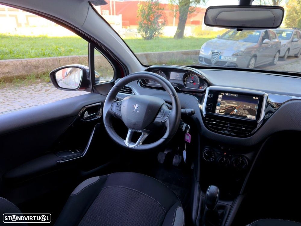 Peugeot 208 1.2 PureTech Style - 17