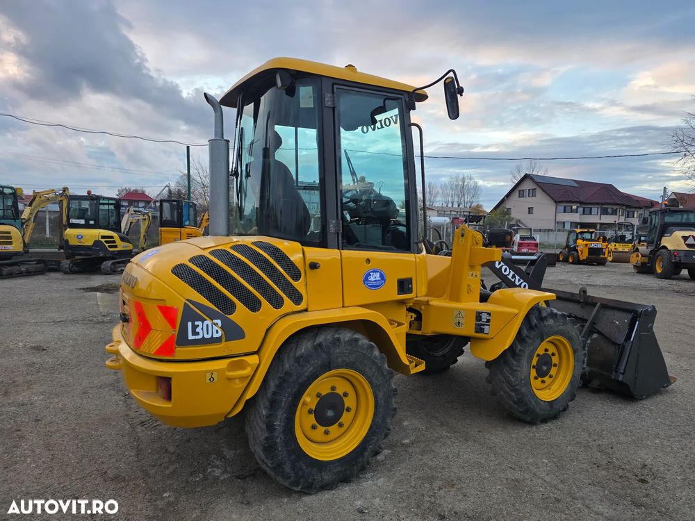 Volvo L30B incarcator frontal miniincarcator vola minivola compact - 4