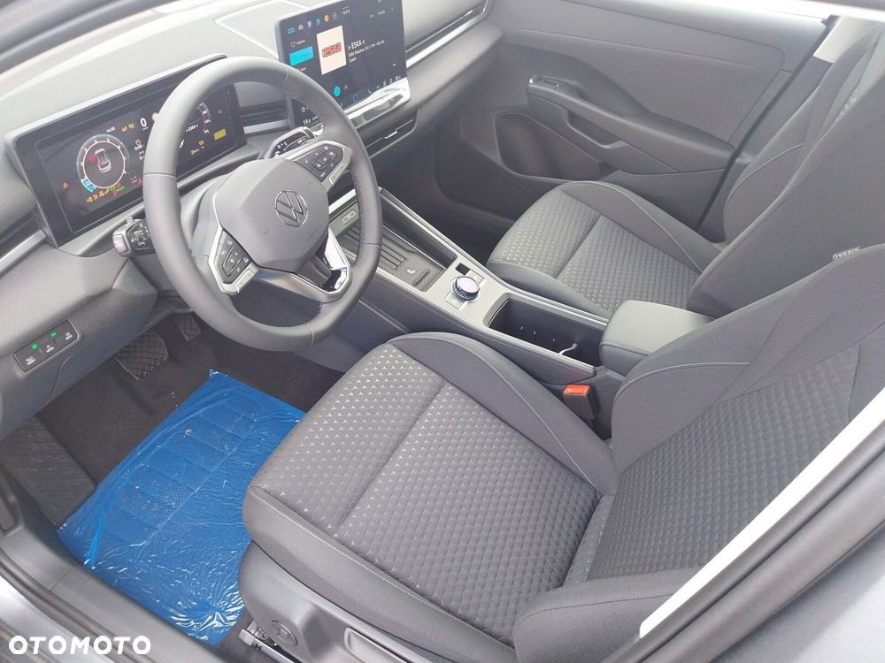 Volkswagen T-Roc - 8