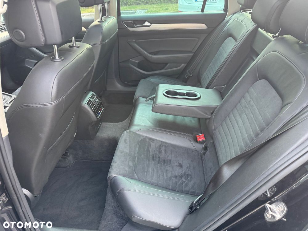 Volkswagen Passat 2.0 TDI SCR DSG Highline - 22