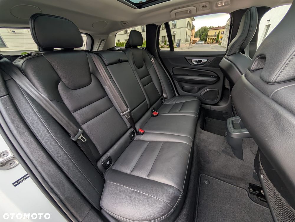 Volvo V60 B5 B AWD Plus Dark - 10