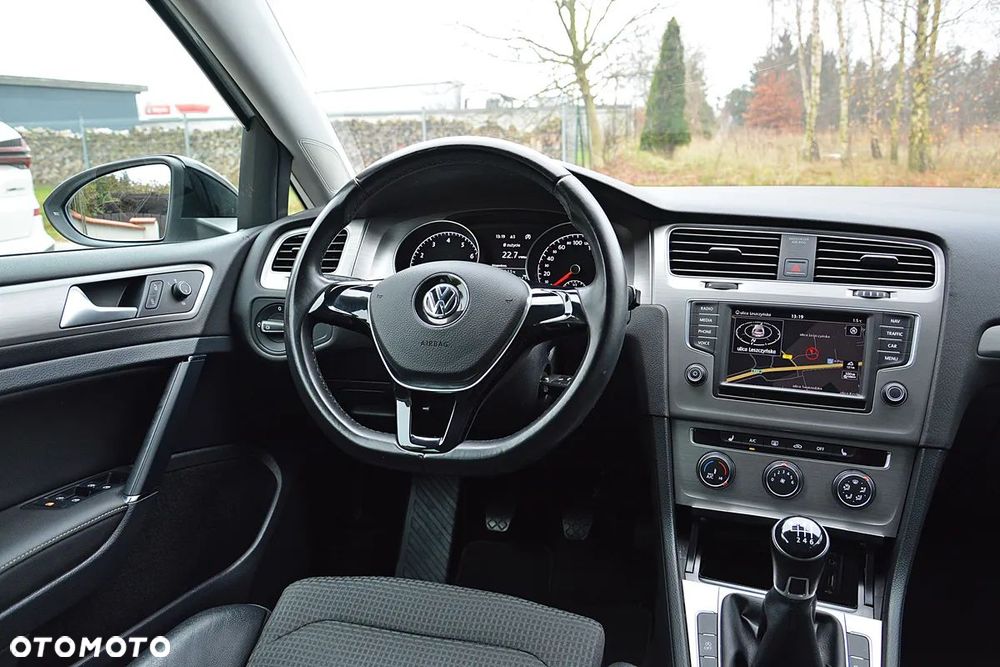 Volkswagen Golf - 26