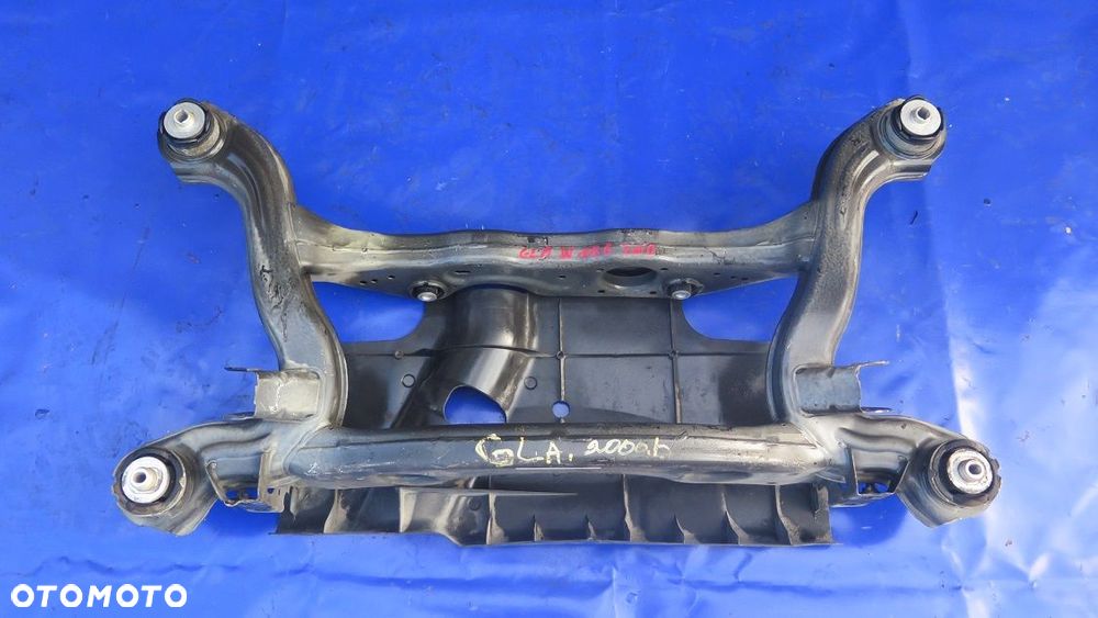 BELKA SANKI WÓZEK ZAWIESZENIE TYŁ MERCEDES GLA W156