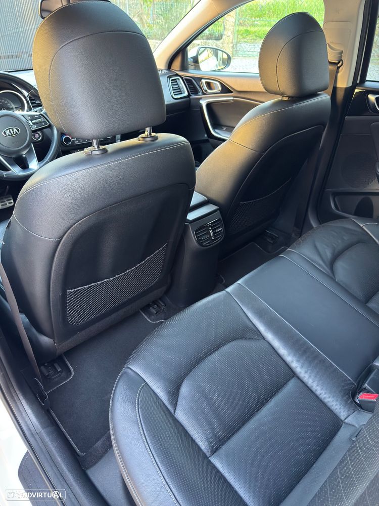 Kia Ceed 1.4 T-GDI TX+SRF 7DCT - 28