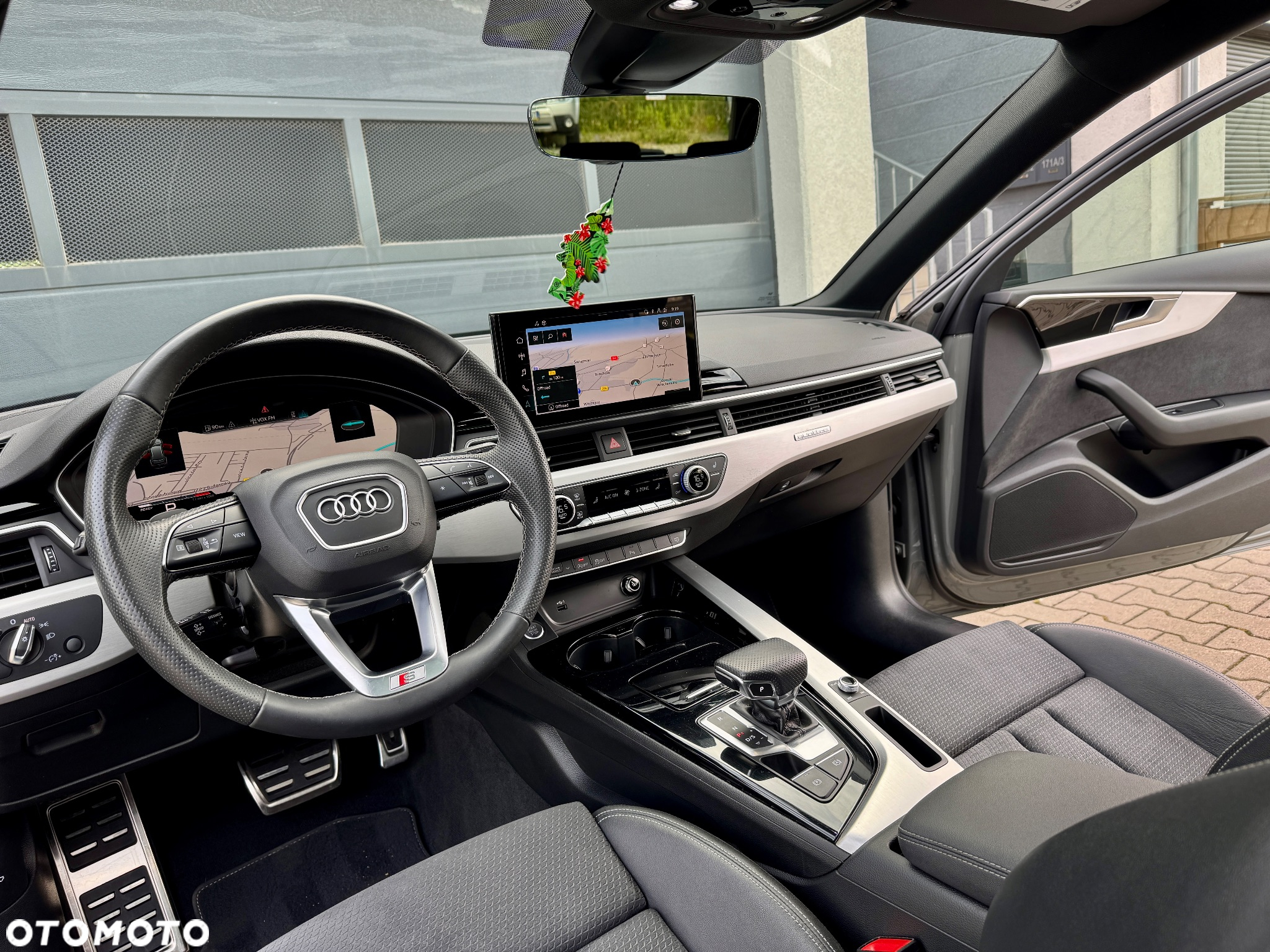 Audi A4 Avant 40 TDI quattro S tronic S line - 32