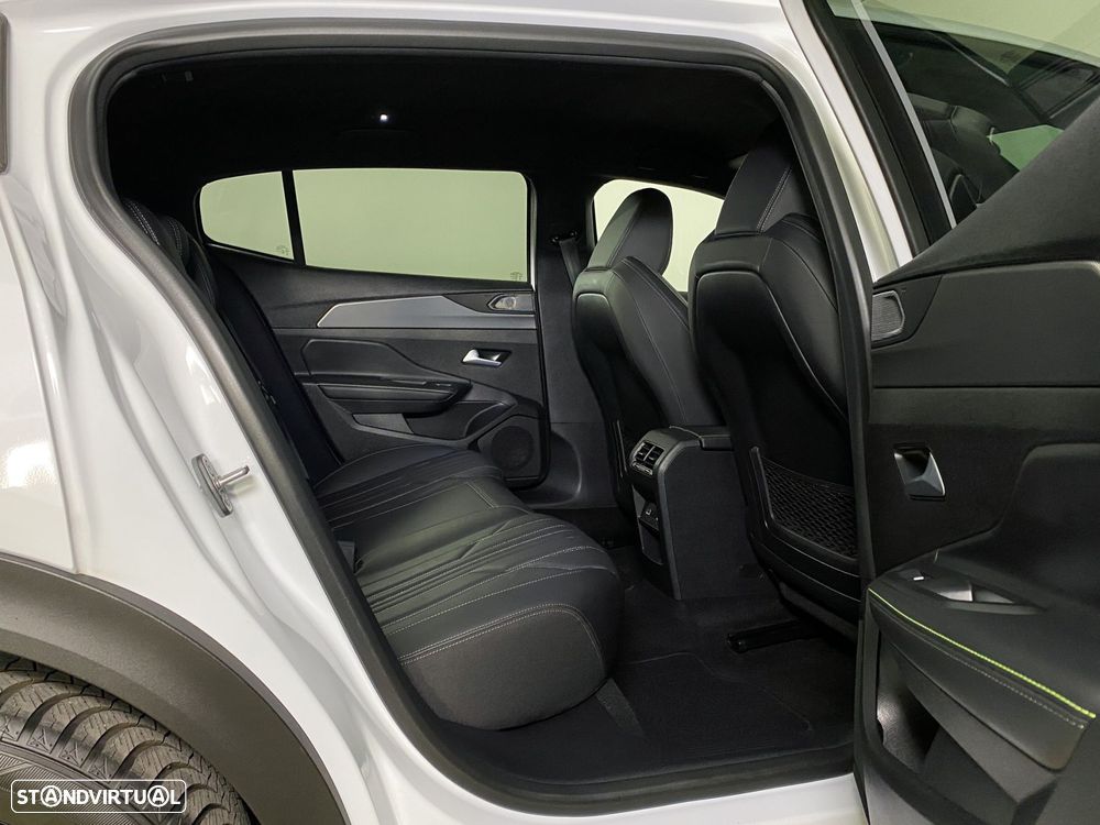 Peugeot 408 1.6 Hybrid GT e-EAT8 - 18