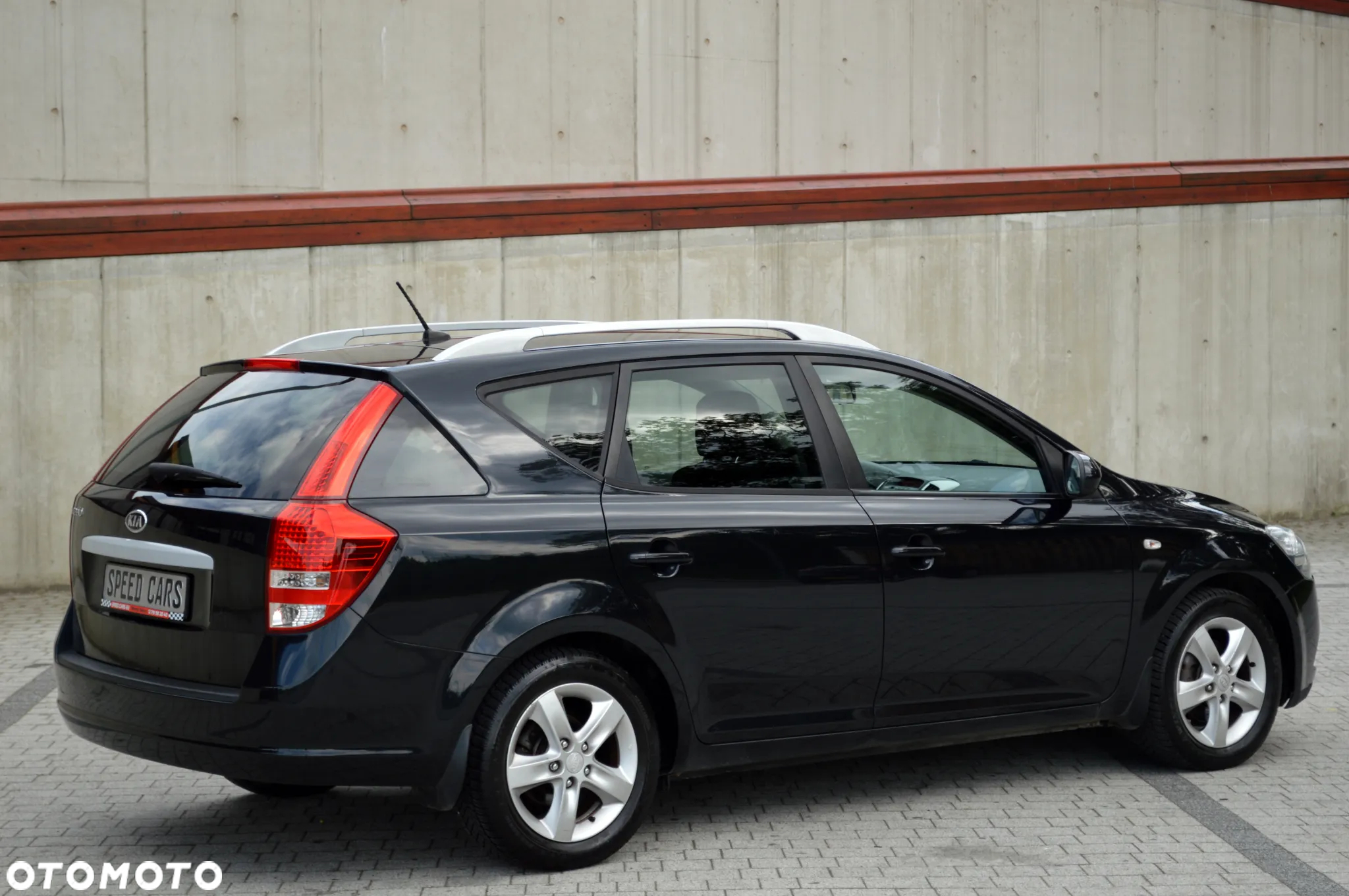 Kia Ceed - 4