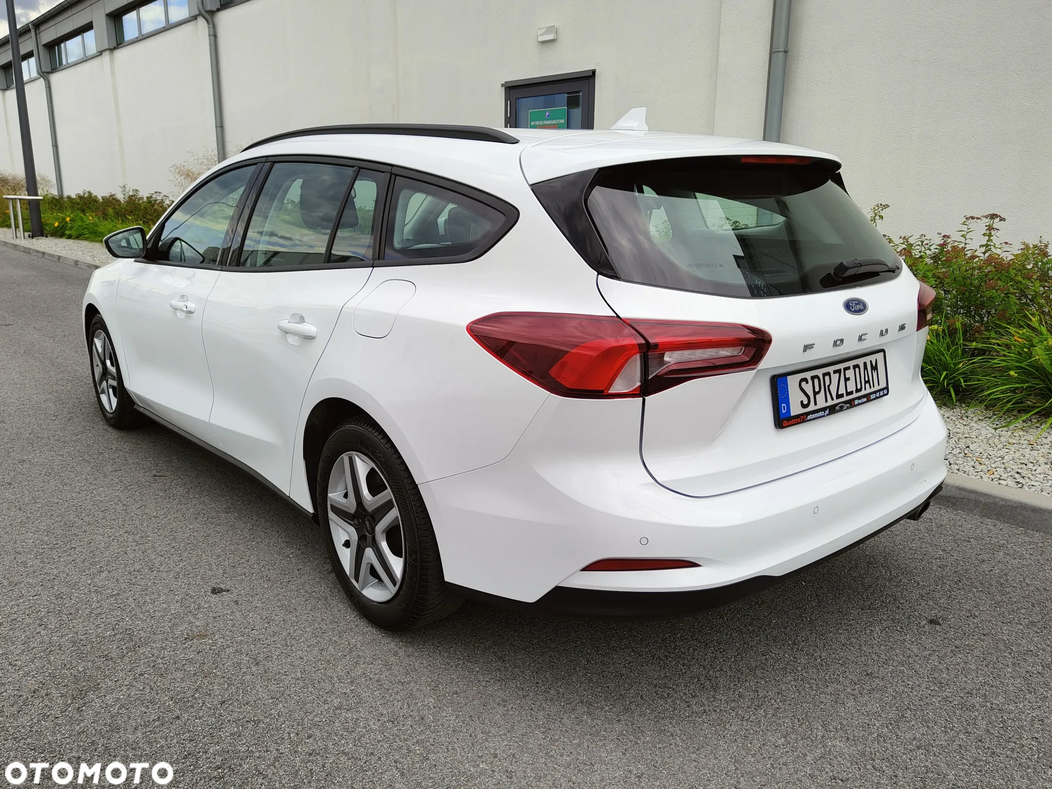 Ford Focus Turnier 1.5 EcoBlue Start-Stopp-System TITANIUM - 6