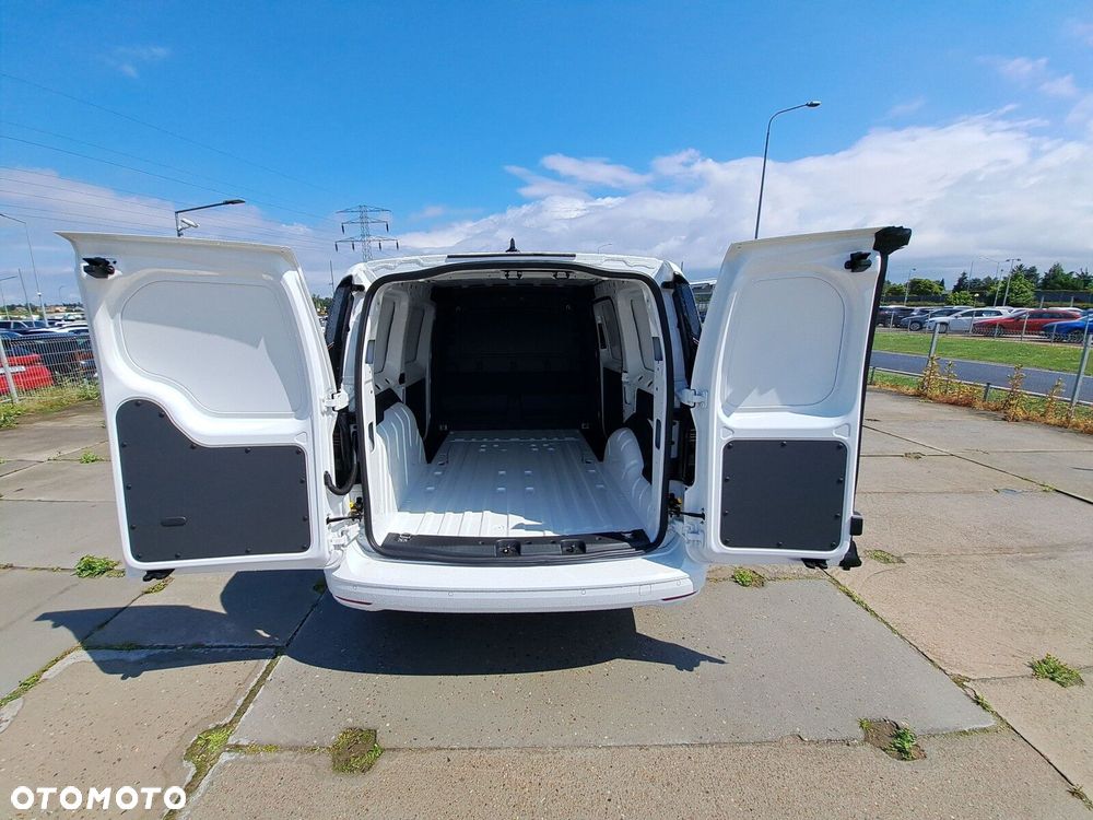 Volkswagen Caddy Maxi Cargo TDI 102KM skrzynia manualna - 14