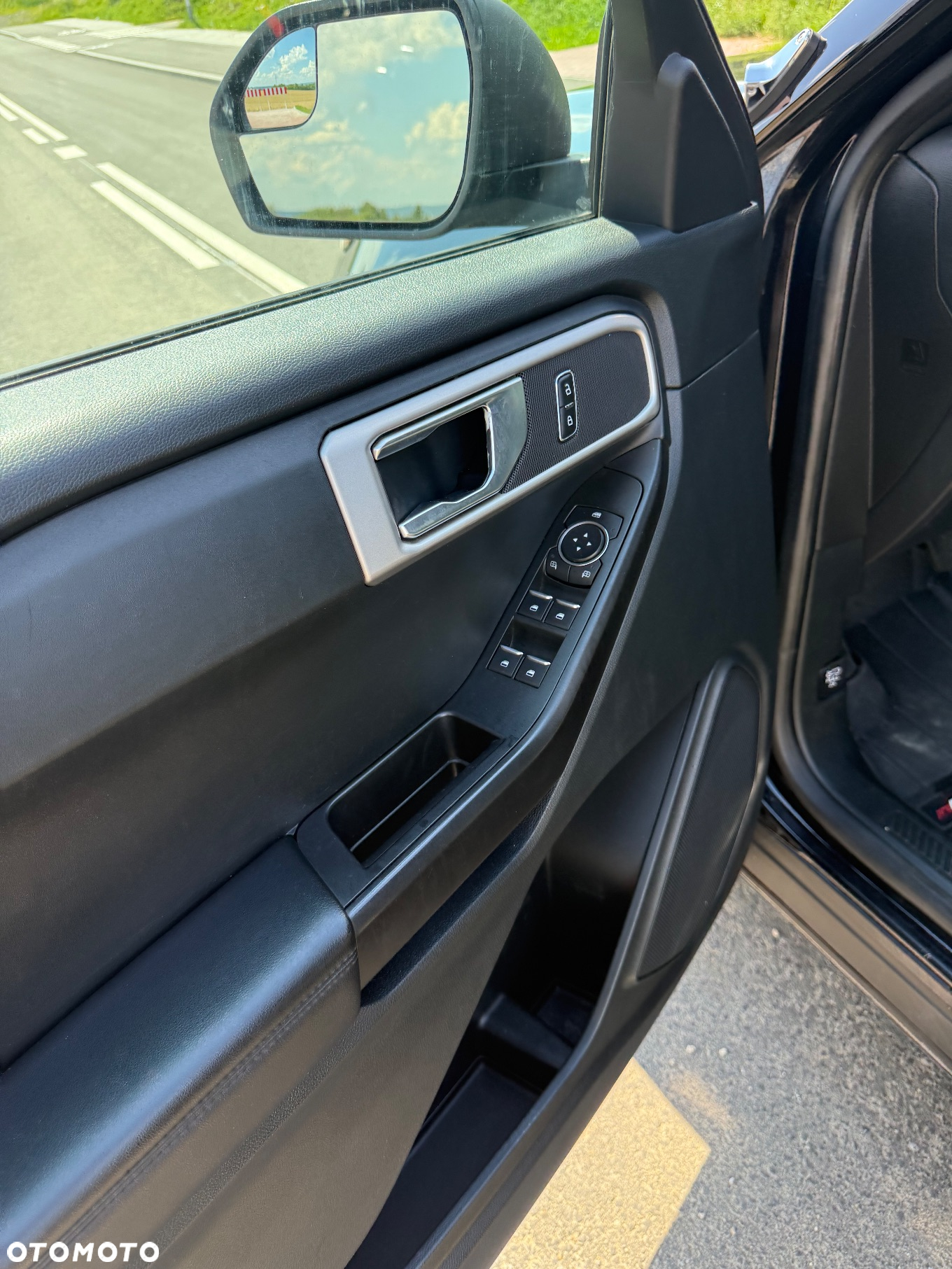 Ford Explorer EcoBoost Plug-in Hybrid ST-LINE - 15