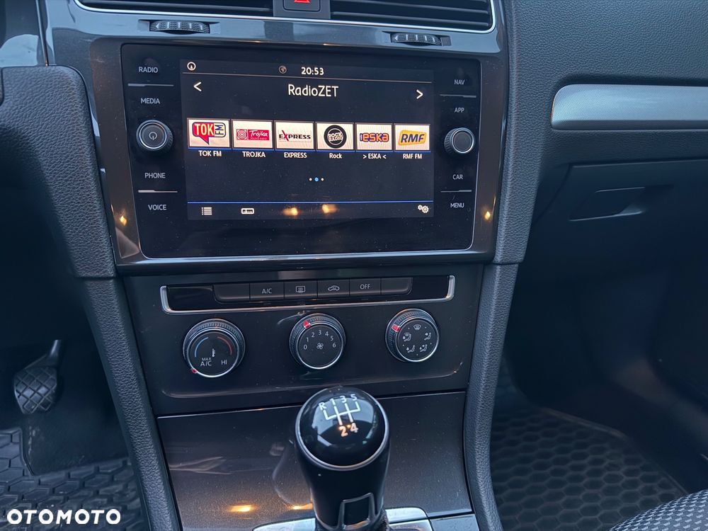 Volkswagen Golf - 21