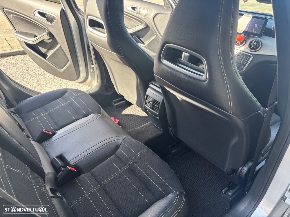 Mercedes-Benz GLA 200 CDi Urban Aut. - 11