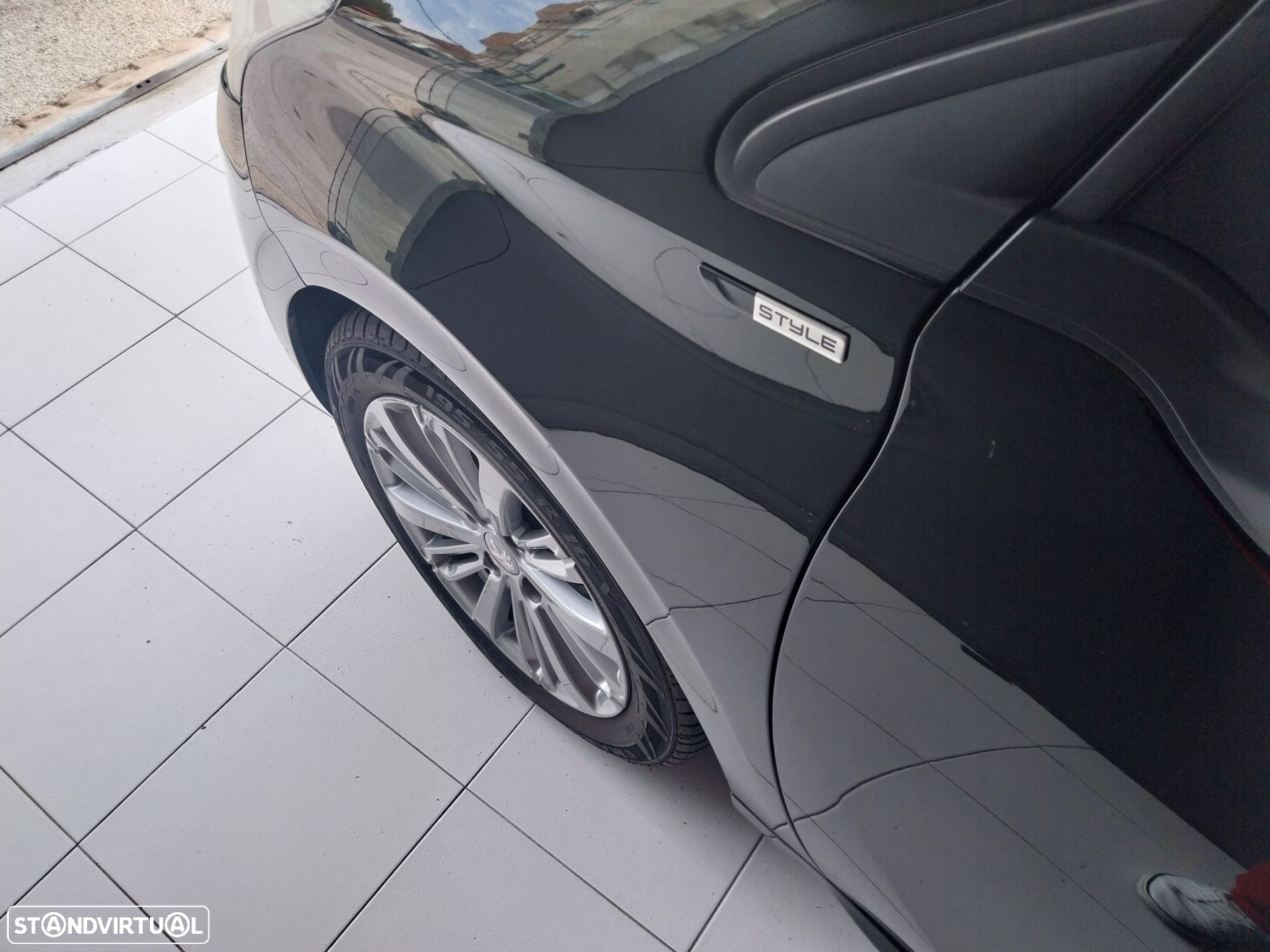 Peugeot 208 1.2 PureTech Style - 11