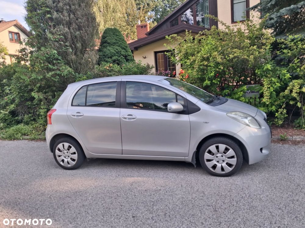 Toyota Yaris 1.0 Luna - 1