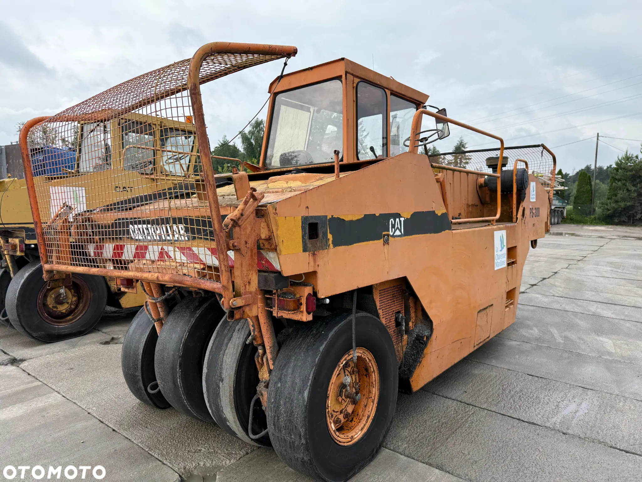 Caterpillar PS300 Walec Koła Gumowe - 9