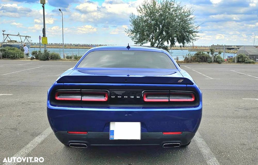 Dodge Challenger - 3