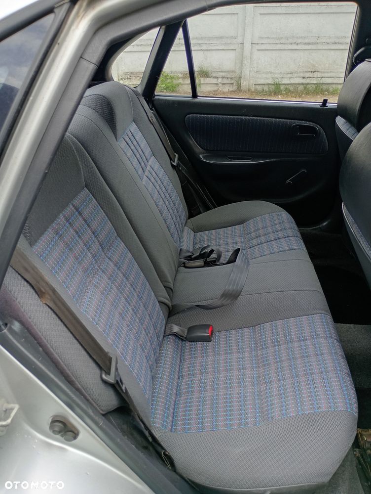 Toyota Corolla - 11