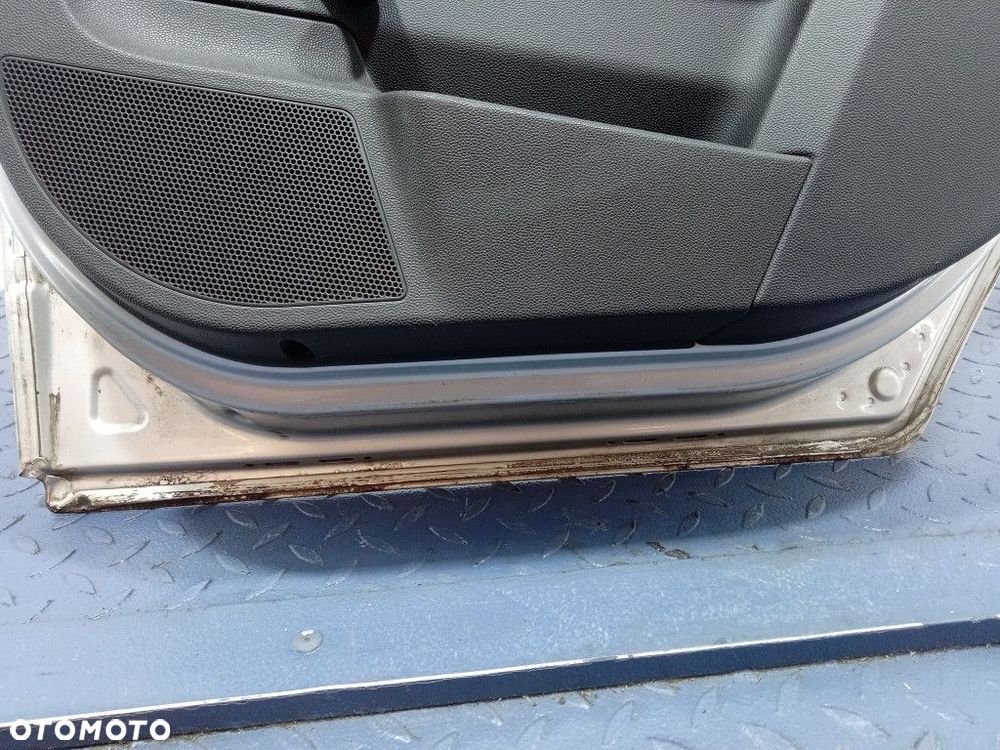 OPEL ASTRAIII H  DRZWI TYŁ PRAWE TYLNE 2AU - 3