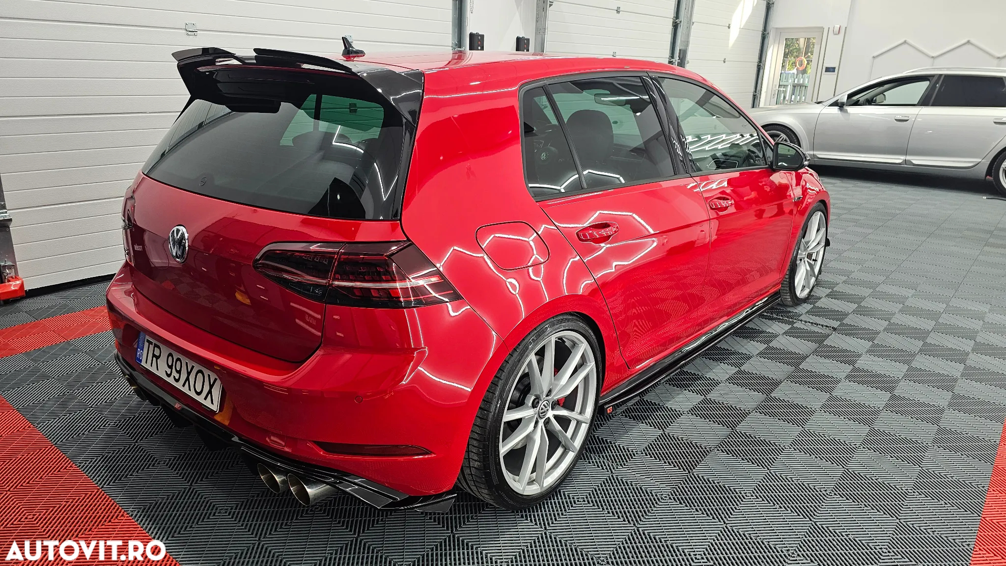 Volkswagen Golf 2.0 TSI DSG R - 6