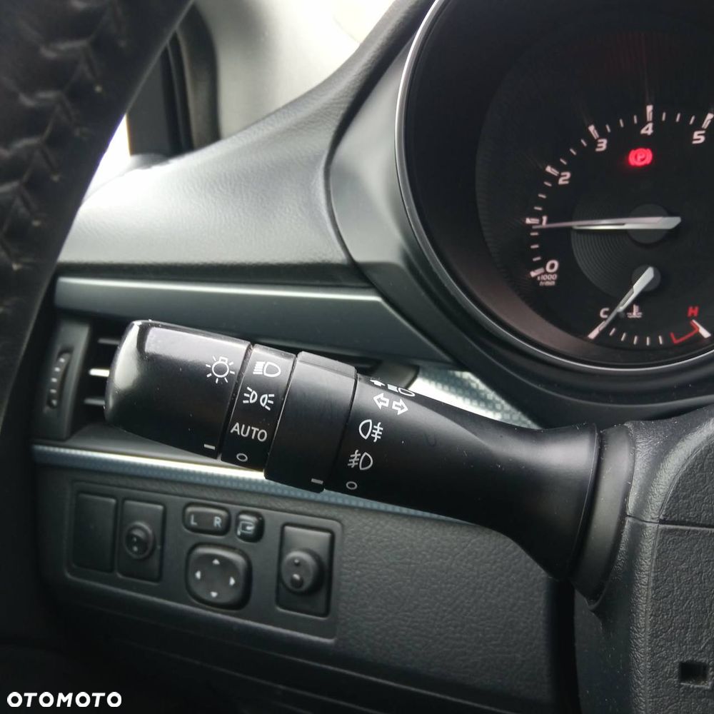 Toyota Avensis 1.8 Prestige - 22