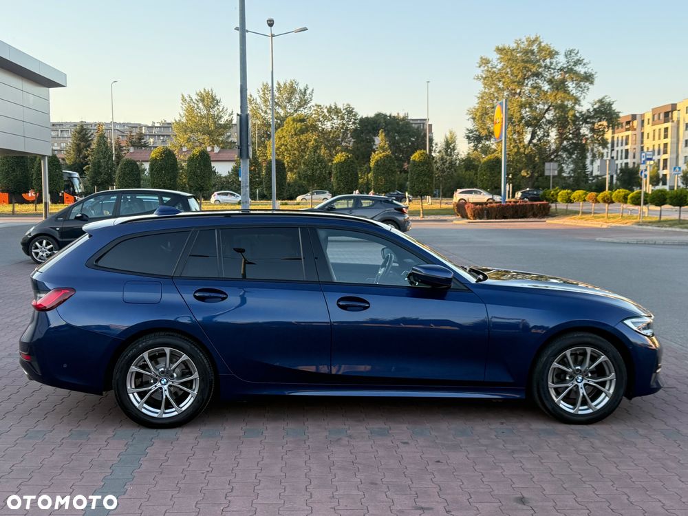 BMW Seria 3 320d Sport Line - 7