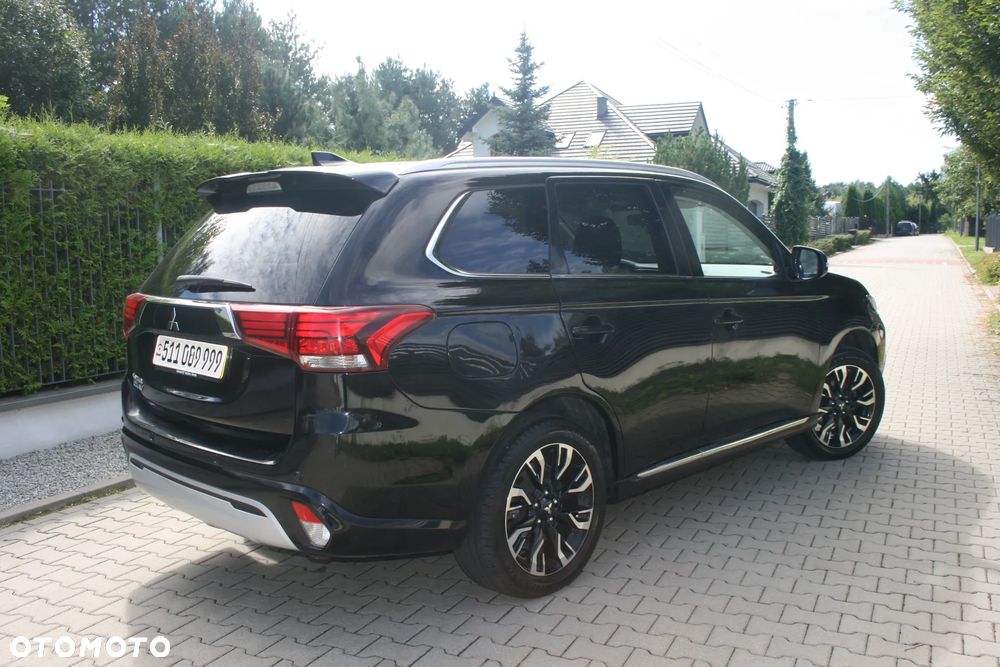 Mitsubishi Outlander Intense + - 26