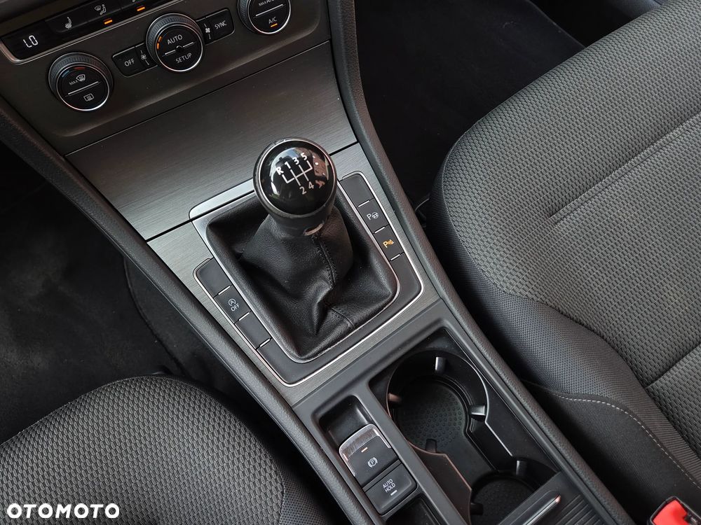 Volkswagen Golf 1.6 TDI BlueMotion Technology Cup - 30