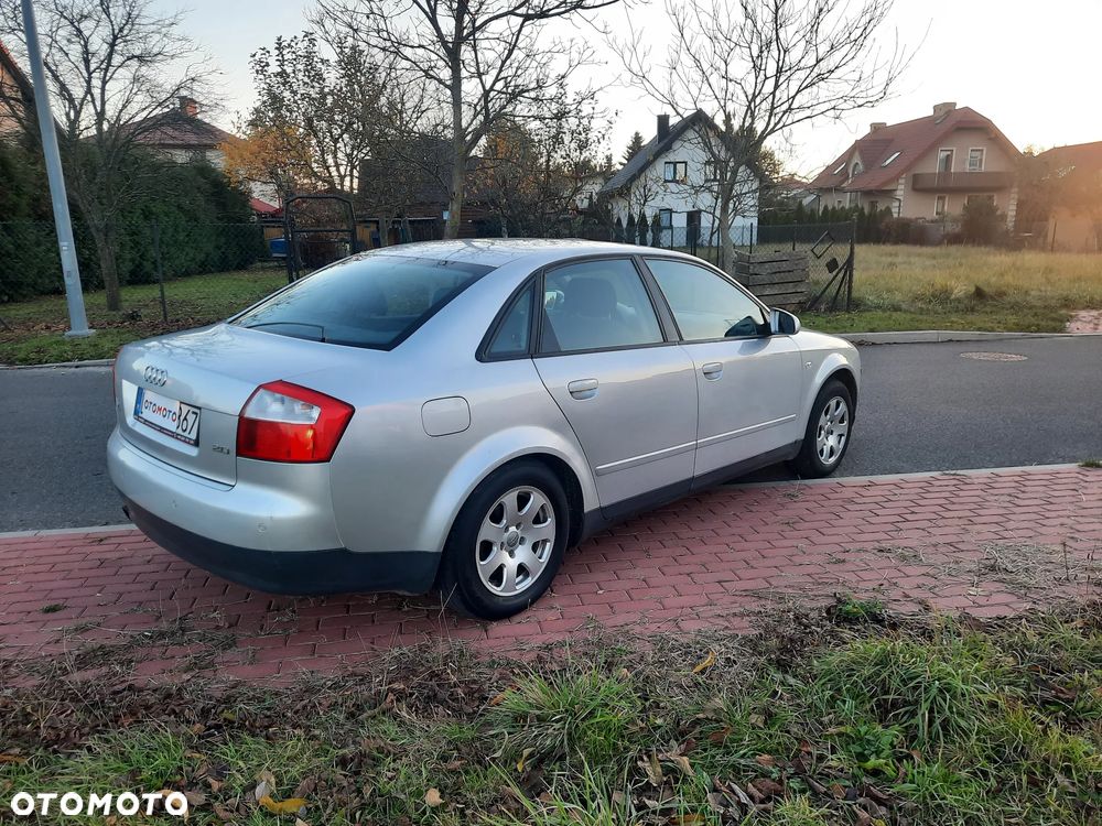 Audi A4 Limousine - 9