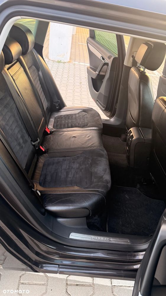Volkswagen Passat 2.0 TDI Highline - 11