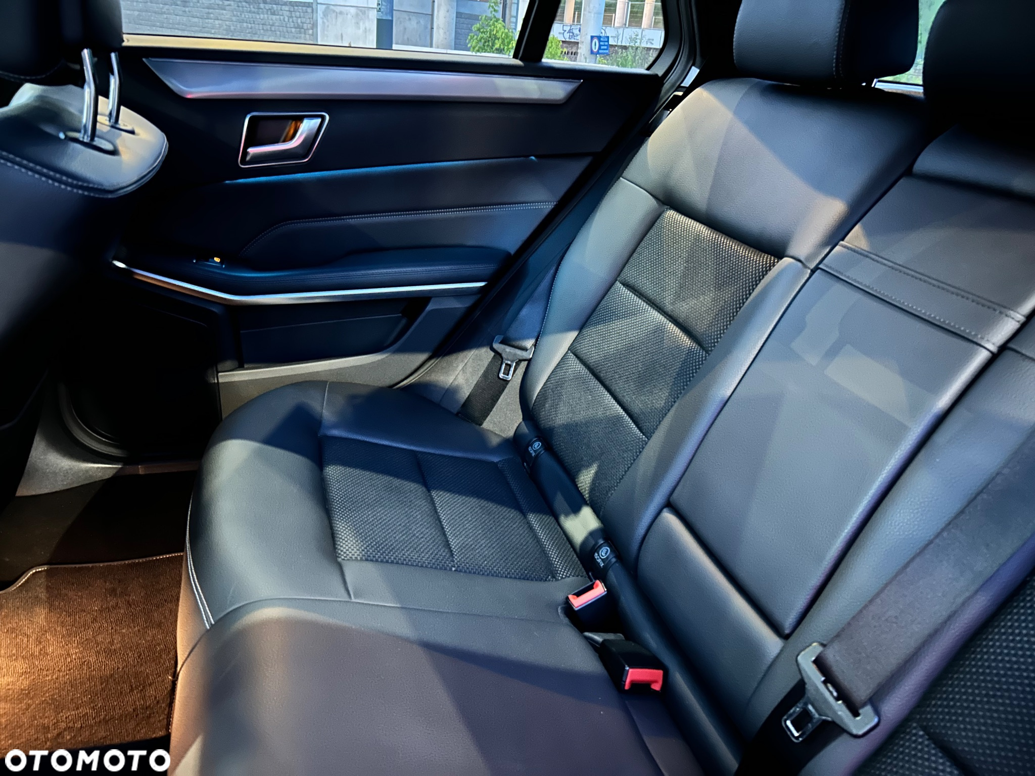 Mercedes-Benz Klasa E 250 BlueTEC 4-Matic Avantgarde - 29