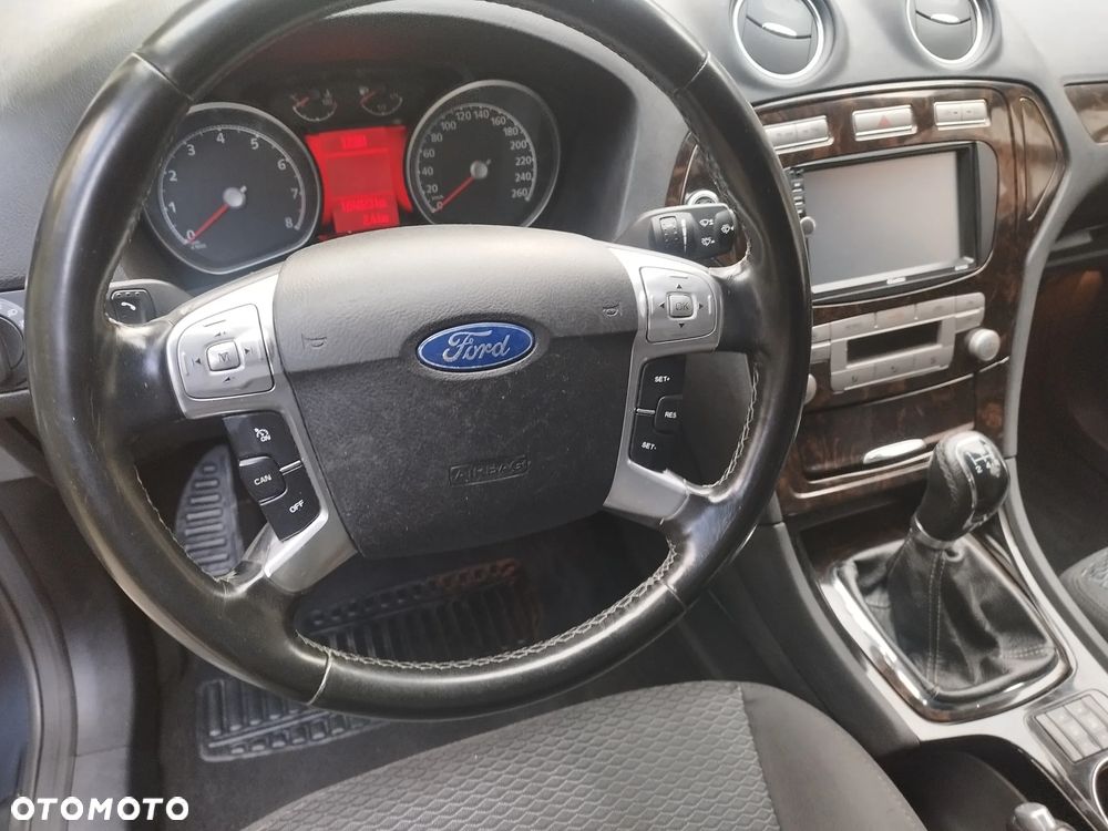 Ford Mondeo 2.0 Ghia Executive - 11