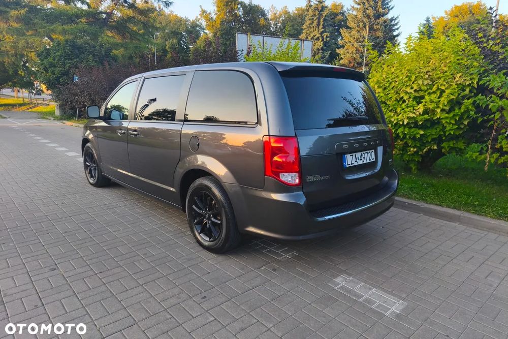 Dodge Grand Caravan 3.6 R/T - 35