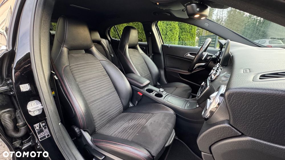 Mercedes-Benz GLA 200 (CDI) d 4Matic 7G-DCT AMG Line - 17