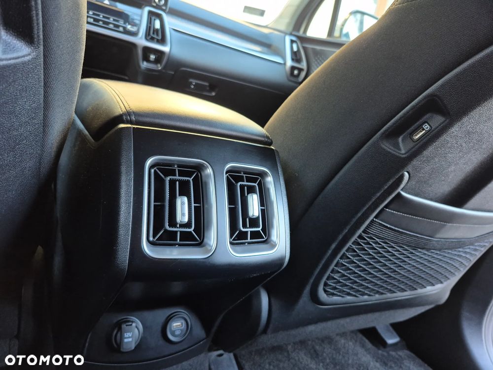 Kia Sorento 1.6 T-GDI HEV L 7os - 26