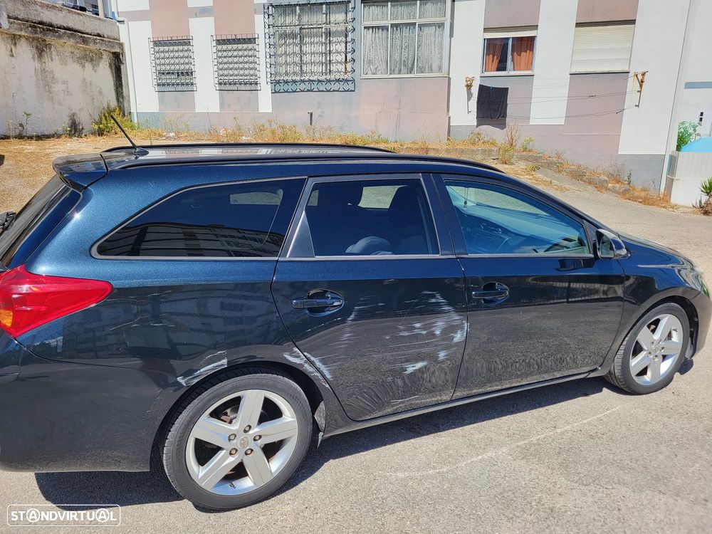 Toyota Auris Touring Sports 1.4 D-4D Com+P.Sport - 5