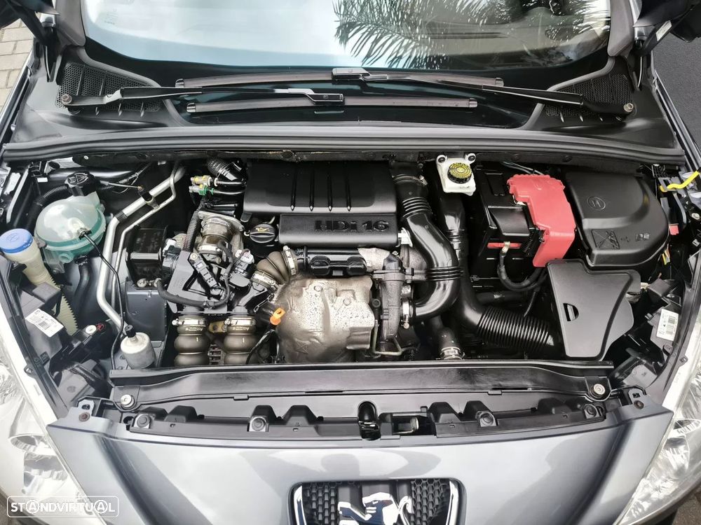 Peugeot 308 1.6 HDi Executive - 40