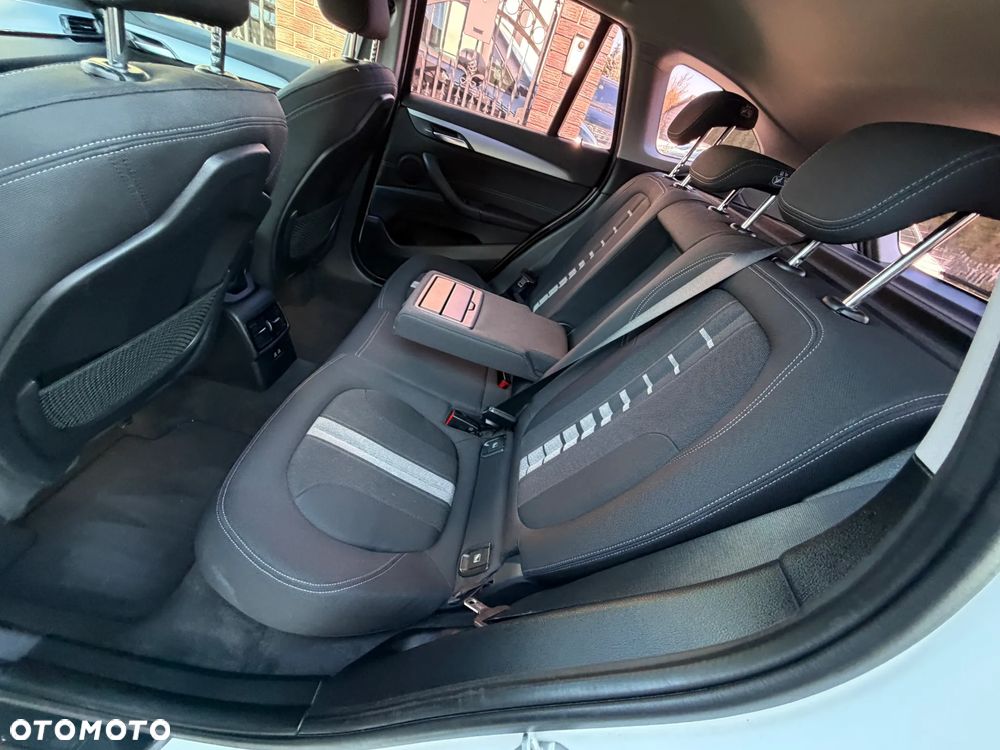 BMW X1 sDrive18i Advantage - 35